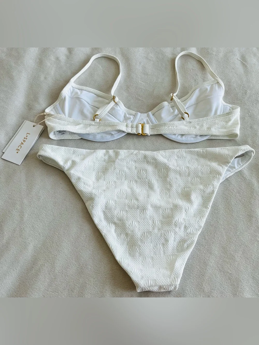 L*Space Bikini Set Missy Underwire Top & Camacho Bottom White Seashells L/XL